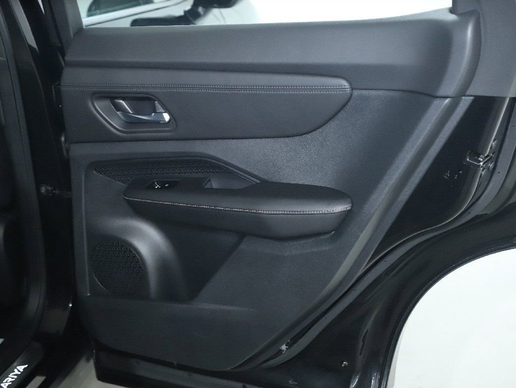 Used 2023 Nissan Ariya AWD image 30