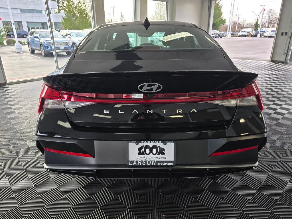 New 2026 Hyundai Elantra SEL Sport image 6