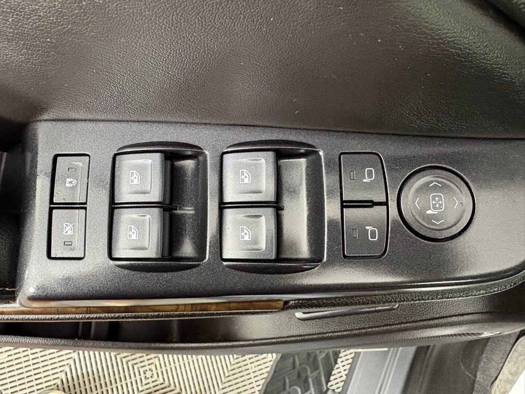 Used 2019 Chevrolet Tahoe LT w/ Off-Road Package AWD/4WD image 17