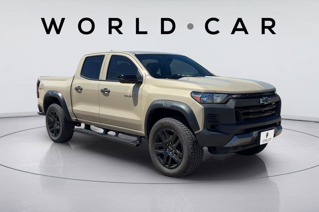 Used 2023 Chevrolet Colorado Trail Boss w/ Technology Package AWD/4WD image 1
