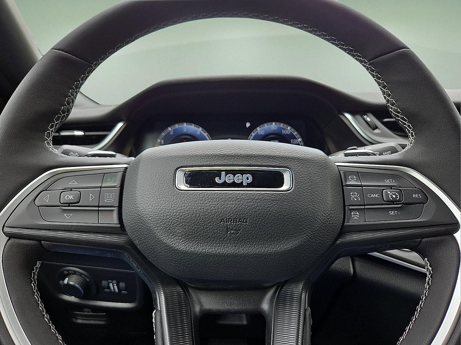 New 2025 Jeep Grand Cherokee L Altitude AWD/4WD image 24