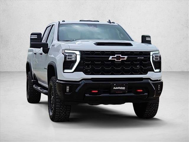 Used 2025 Chevrolet Silverado 2500 ZR2 AWD/4WD image 3