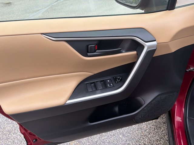 Used 2020 Toyota RAV4 LE w/ All Weather Liner Package AWD/4WD image 22