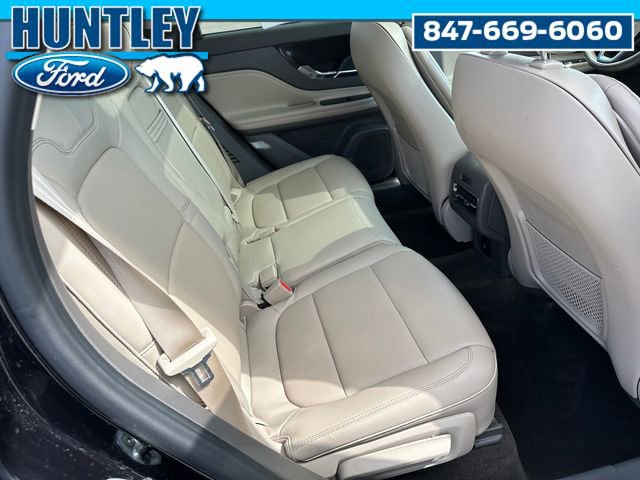 Used 2022 Lincoln Corsair AWD w/ Premium Package image 11