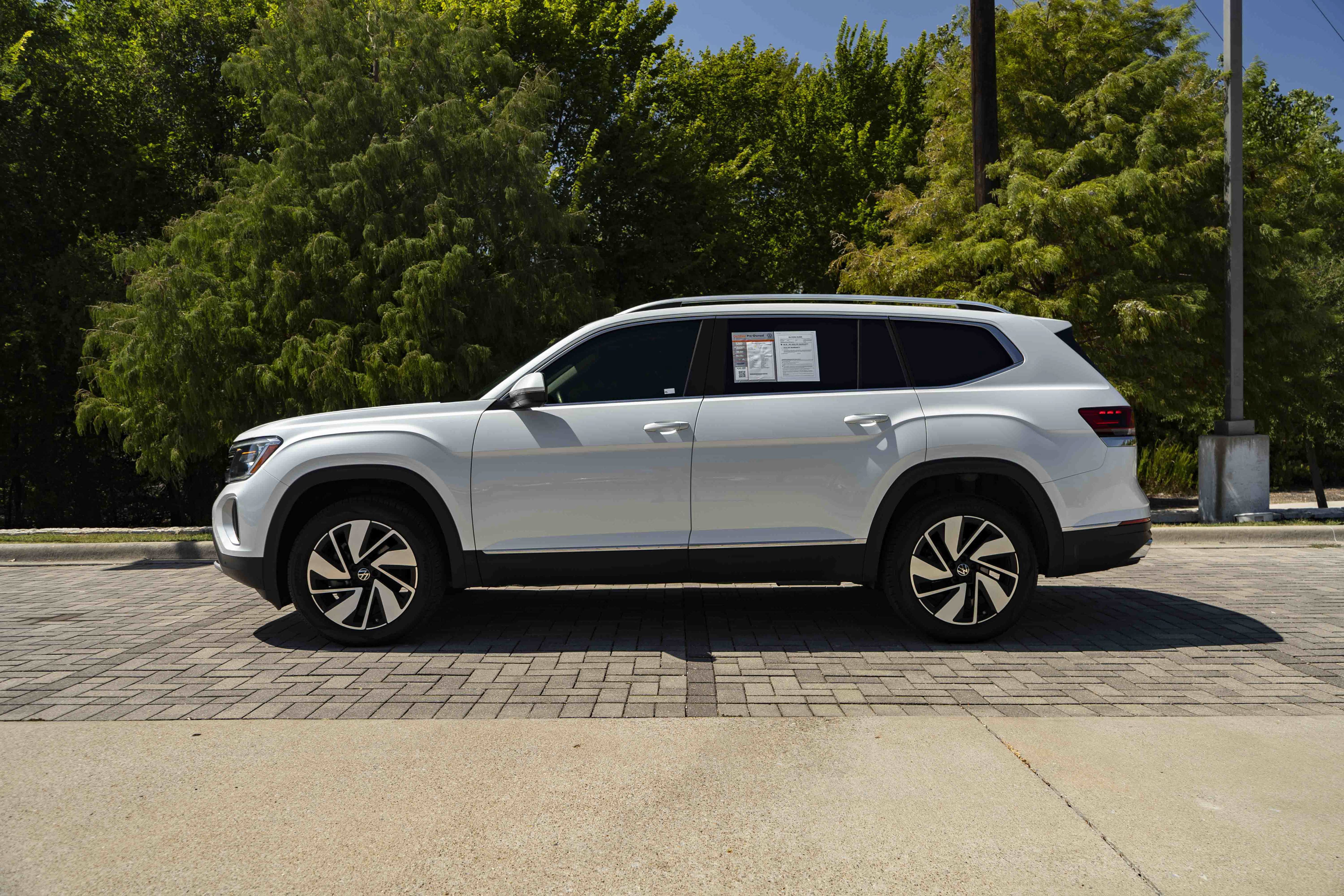 Certified 2024 Volkswagen Atlas SEL AWD/4WD image 5