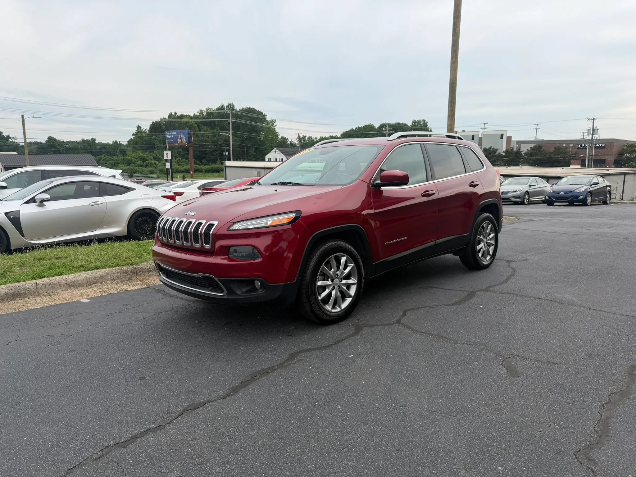 Used 2017 Jeep Cherokee Limited AWD/4WD image 3