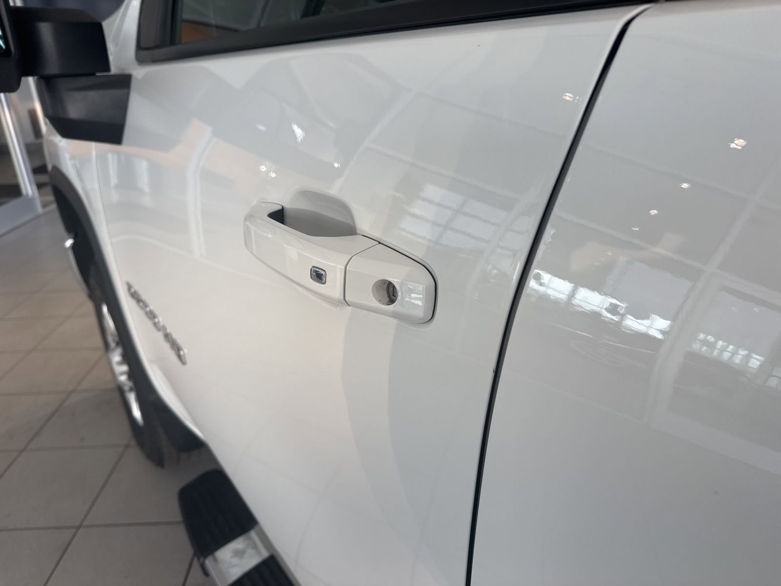 Used 2025 Chevrolet Silverado 2500 LT w/ Convenience Package image 16