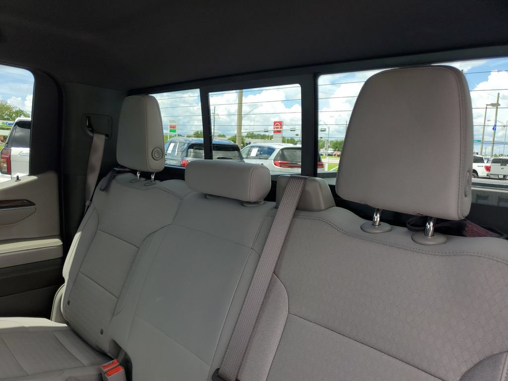 Used 2024 Chevrolet Silverado 1500 LT w/ Safety Package AWD/4WD image 23