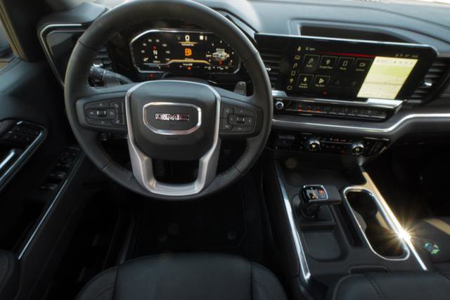 Used 2025 GMC Sierra 1500 SLT w/ SLT Premium Plus Package image 17