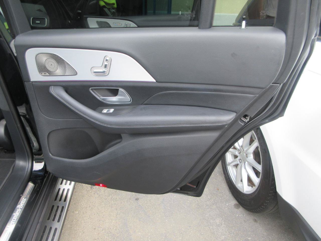 Used 2024 Mercedes-Benz GLS 450 4MATIC w/ AMG Line Exterior image 30