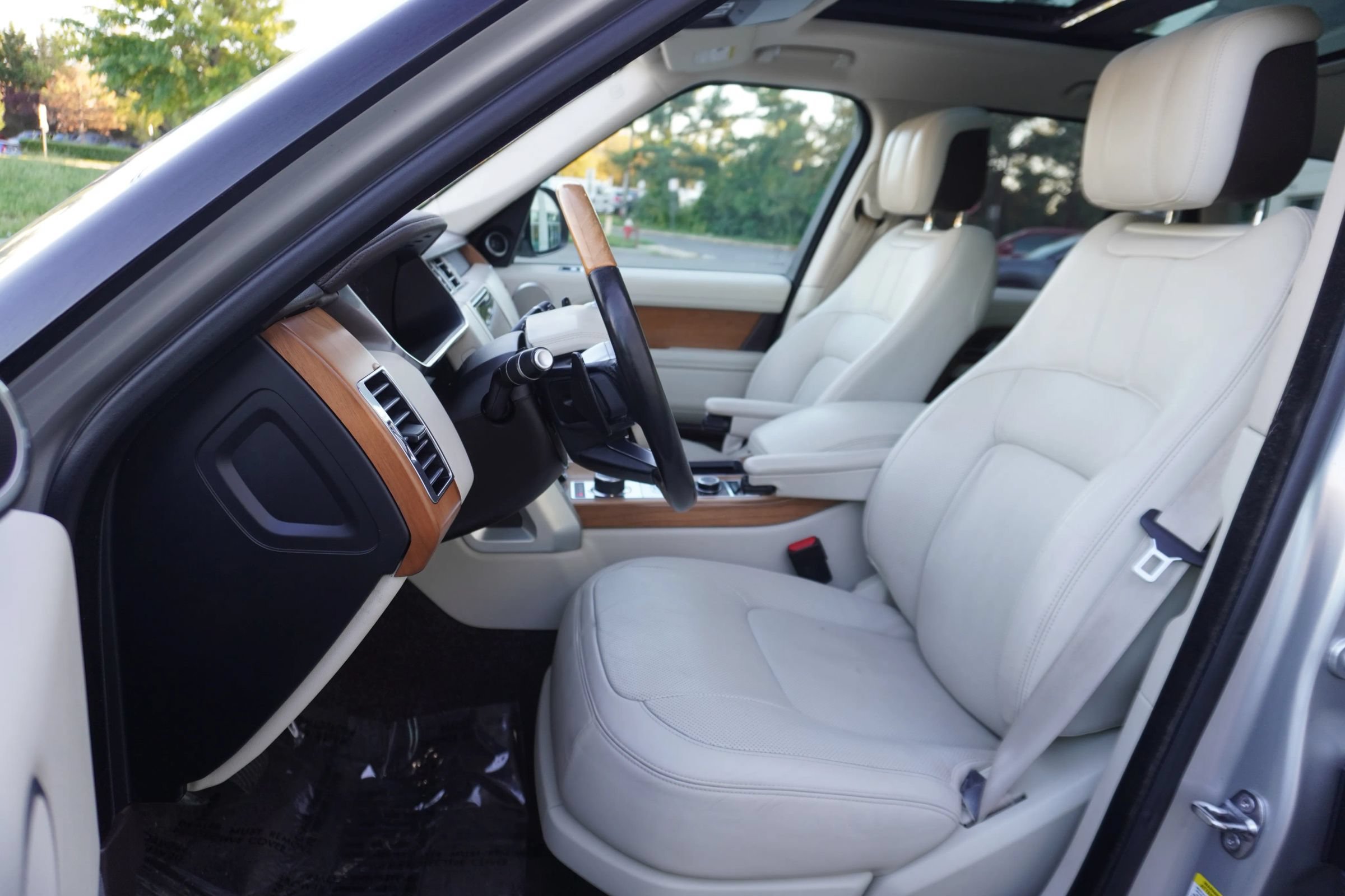 Used 2019 Land Rover Range Rover Supercharged AWD/4WD image 9