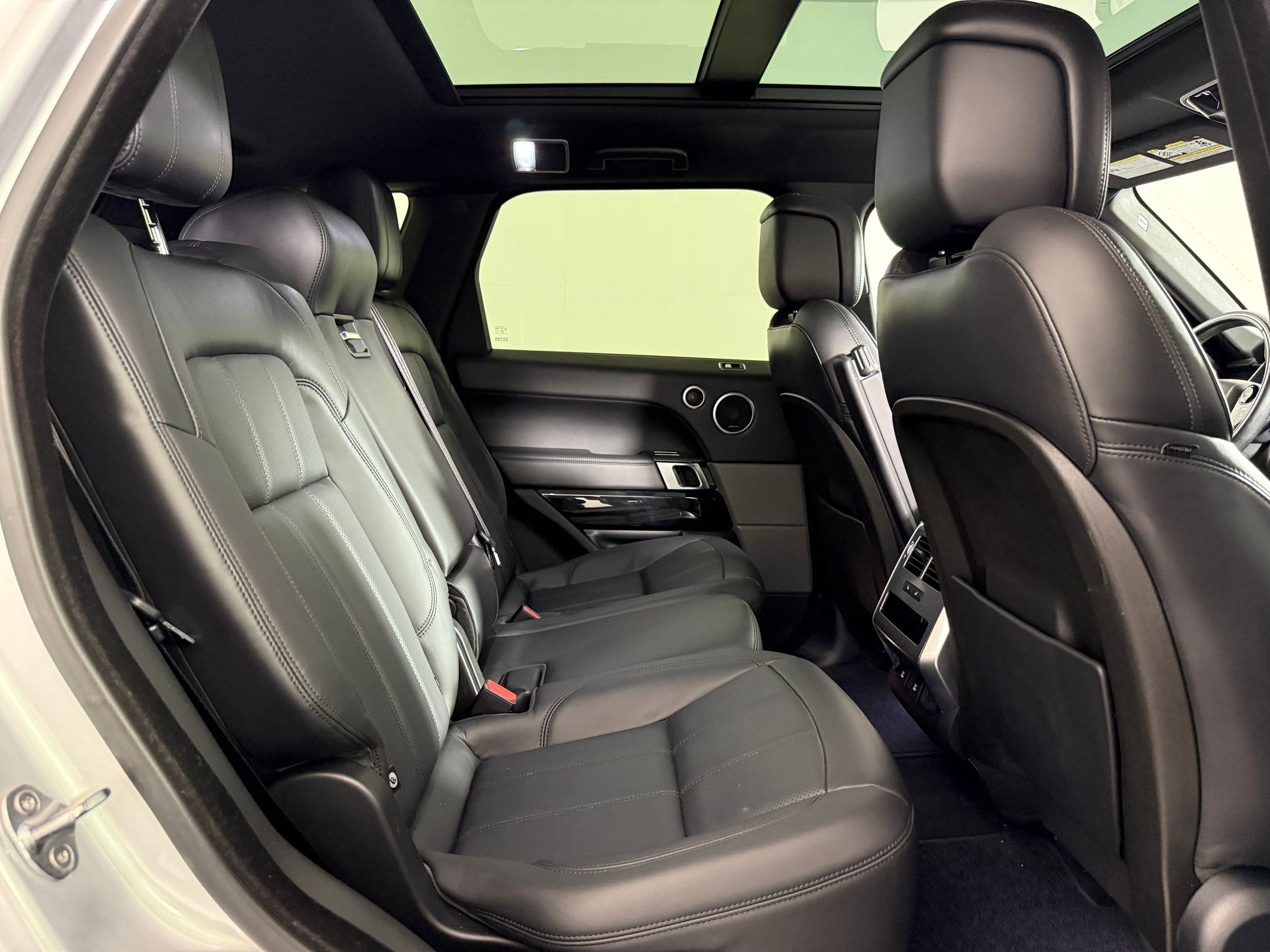 Used 2020 Land Rover Range Rover Sport HSE Dynamic image 27