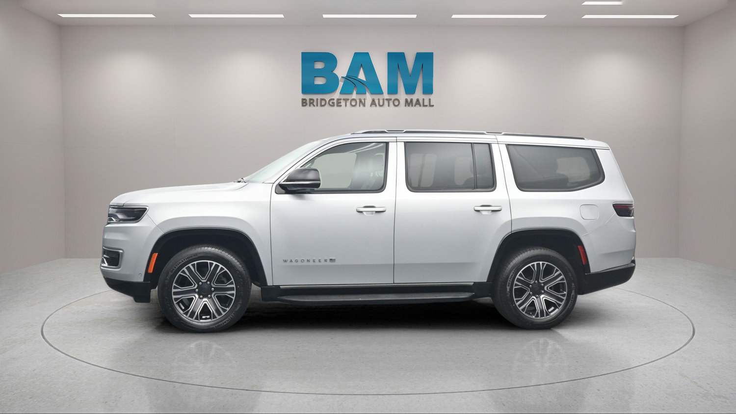 Used 2024 Jeep Wagoneer Series II AWD/4WD image 4