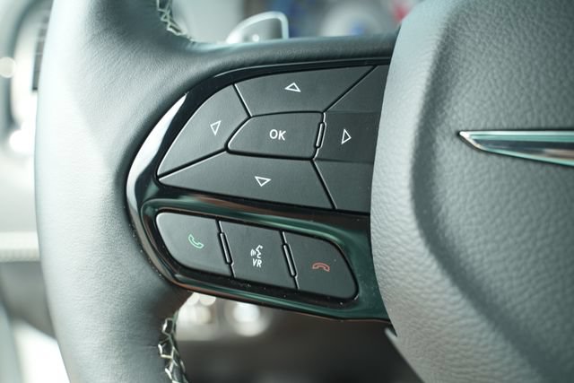 Used 2023 Chrysler 300 C RWD image 34