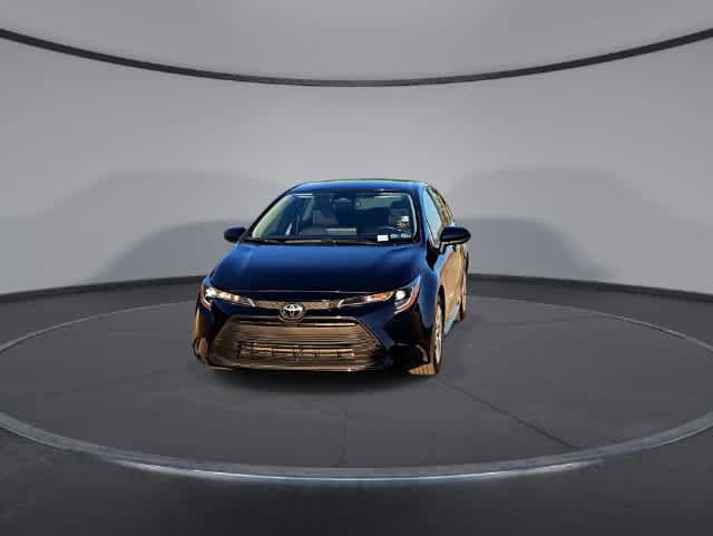 Used 2024 Toyota Corolla LE FWD image 3