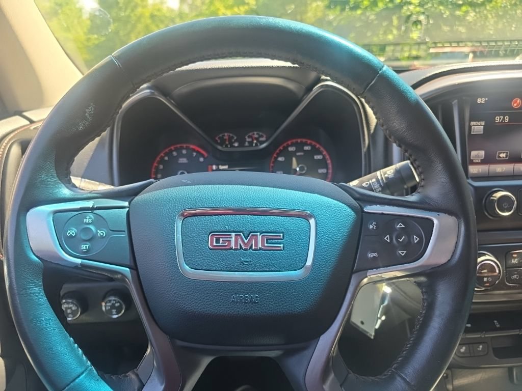Used 2015 GMC Canyon SLE w/ All-Terrain Package AWD/4WD image 19