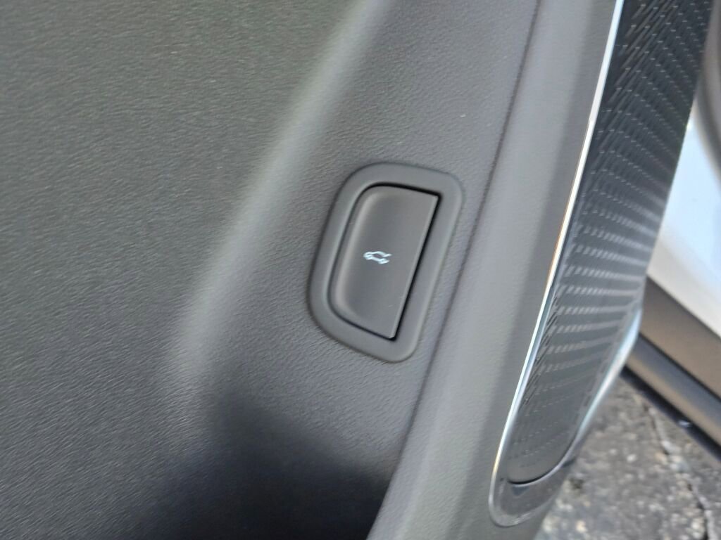 New 2026 Chevrolet Traverse Z71 w/ Enhanced Driving Package image 24