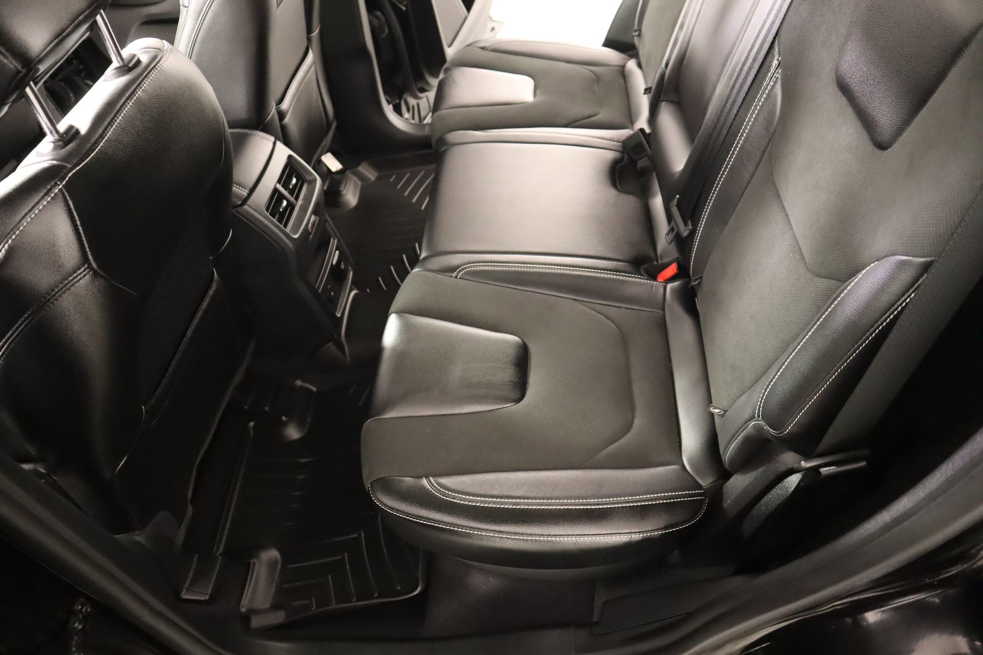 Used 2024 Ford Edge ST w/ Equipment Group 401A image 12