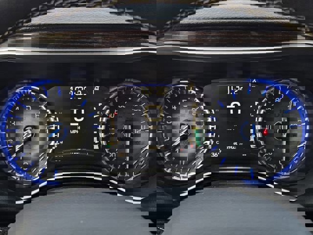 Used 2023 Chrysler Pacifica Limited image 16