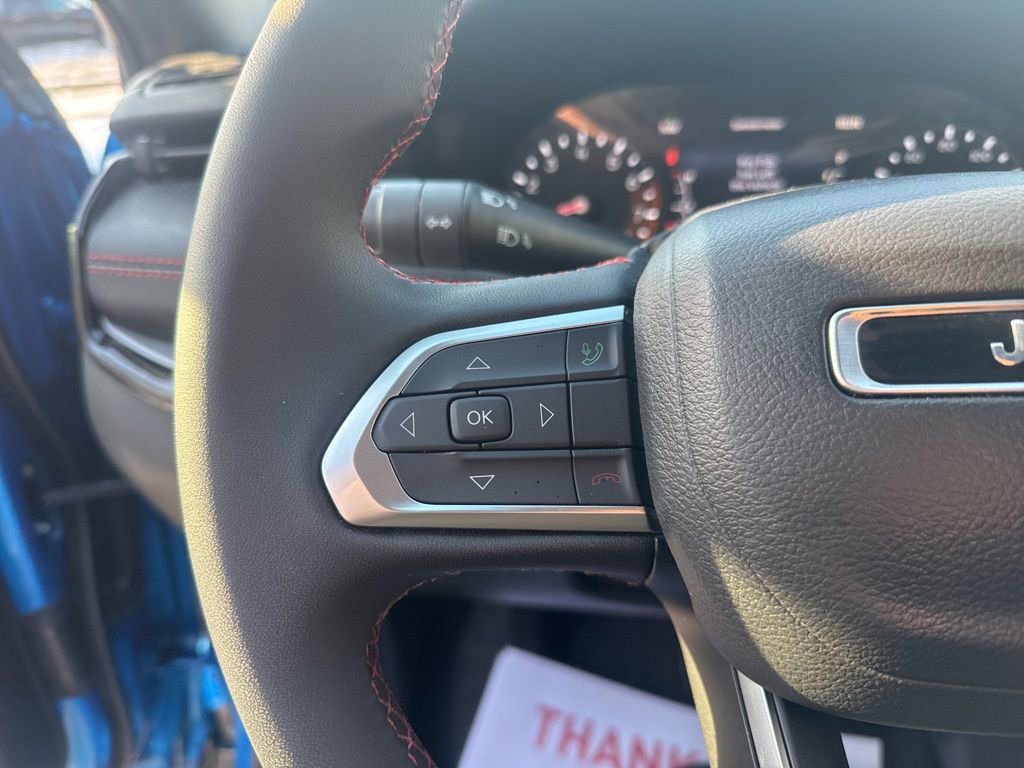 Used 2025 Jeep Compass Trailhawk image 18