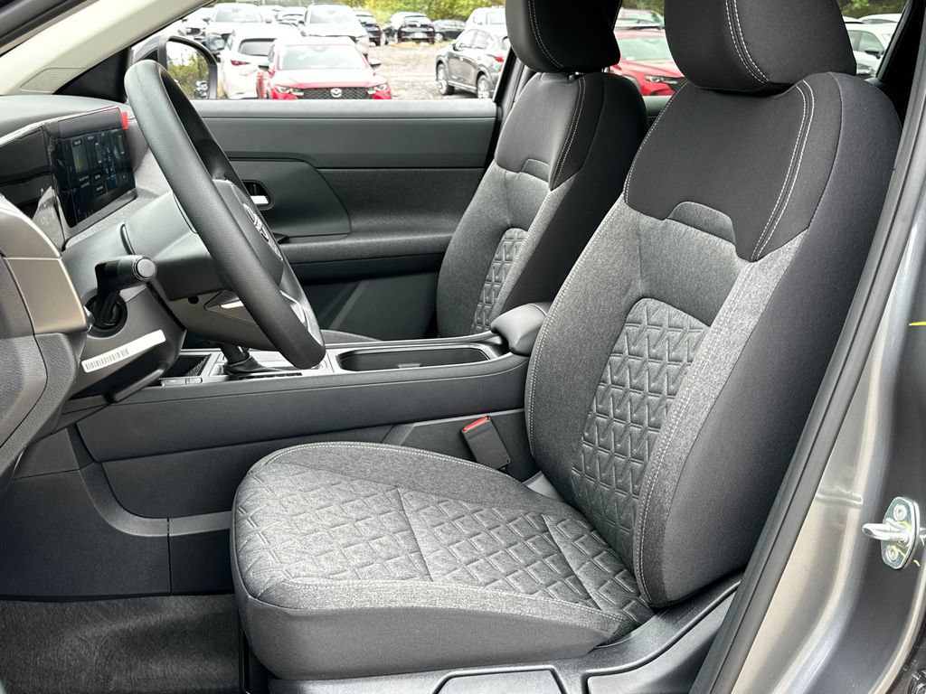 New 2026 Nissan Kicks SV w/ SV Premium Package AWD/4WD image 6