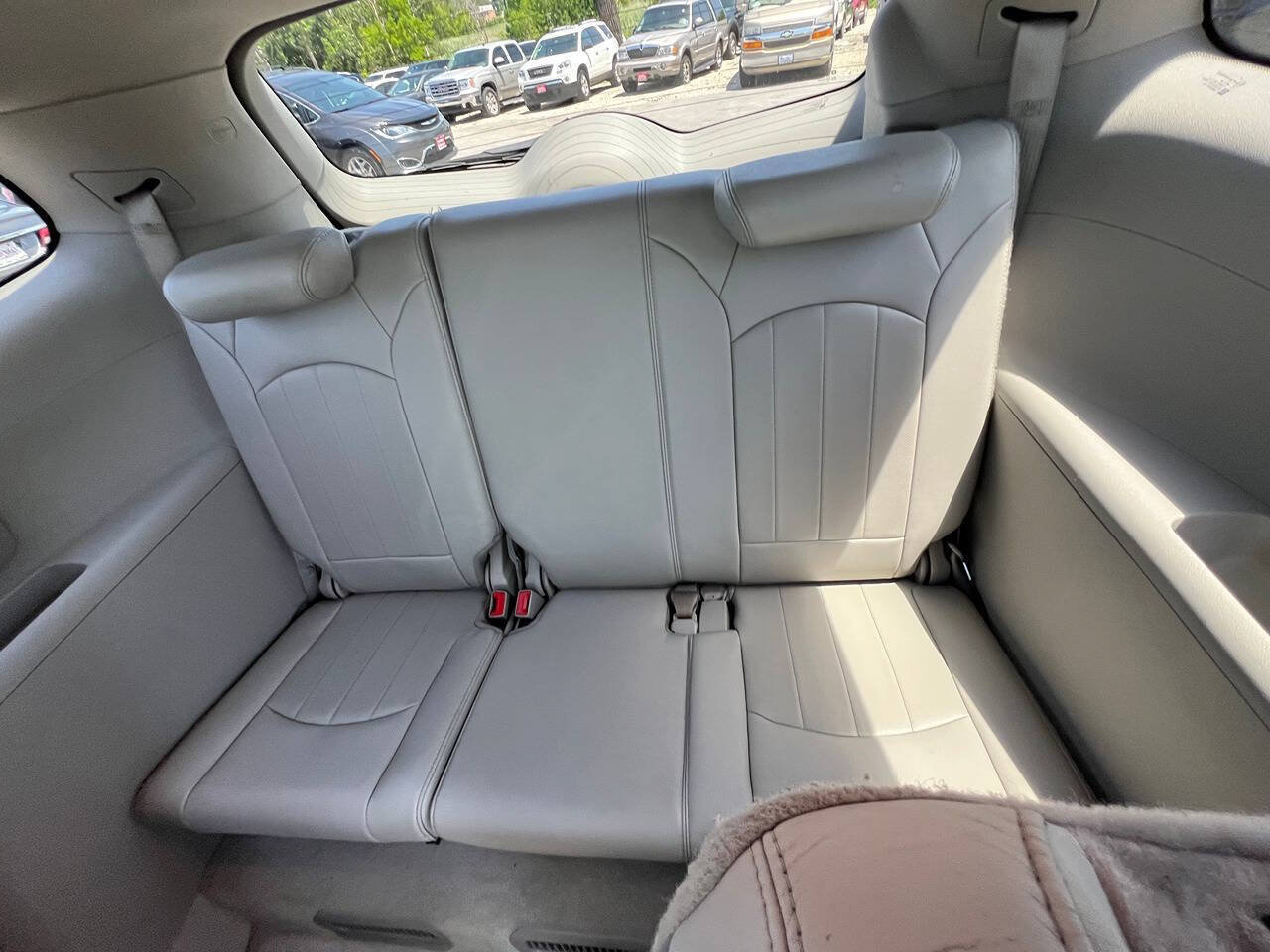 Used 2011 Buick Enclave CXL FWD image 22