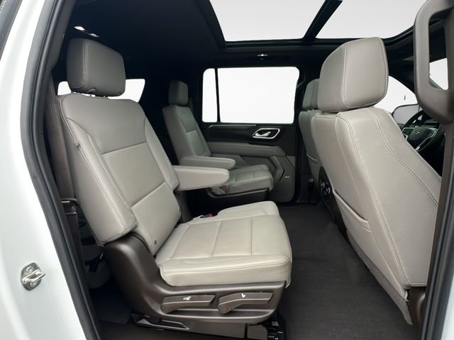 Used 2024 Chevrolet Suburban Z71 w/ Luxury Package AWD/4WD image 26