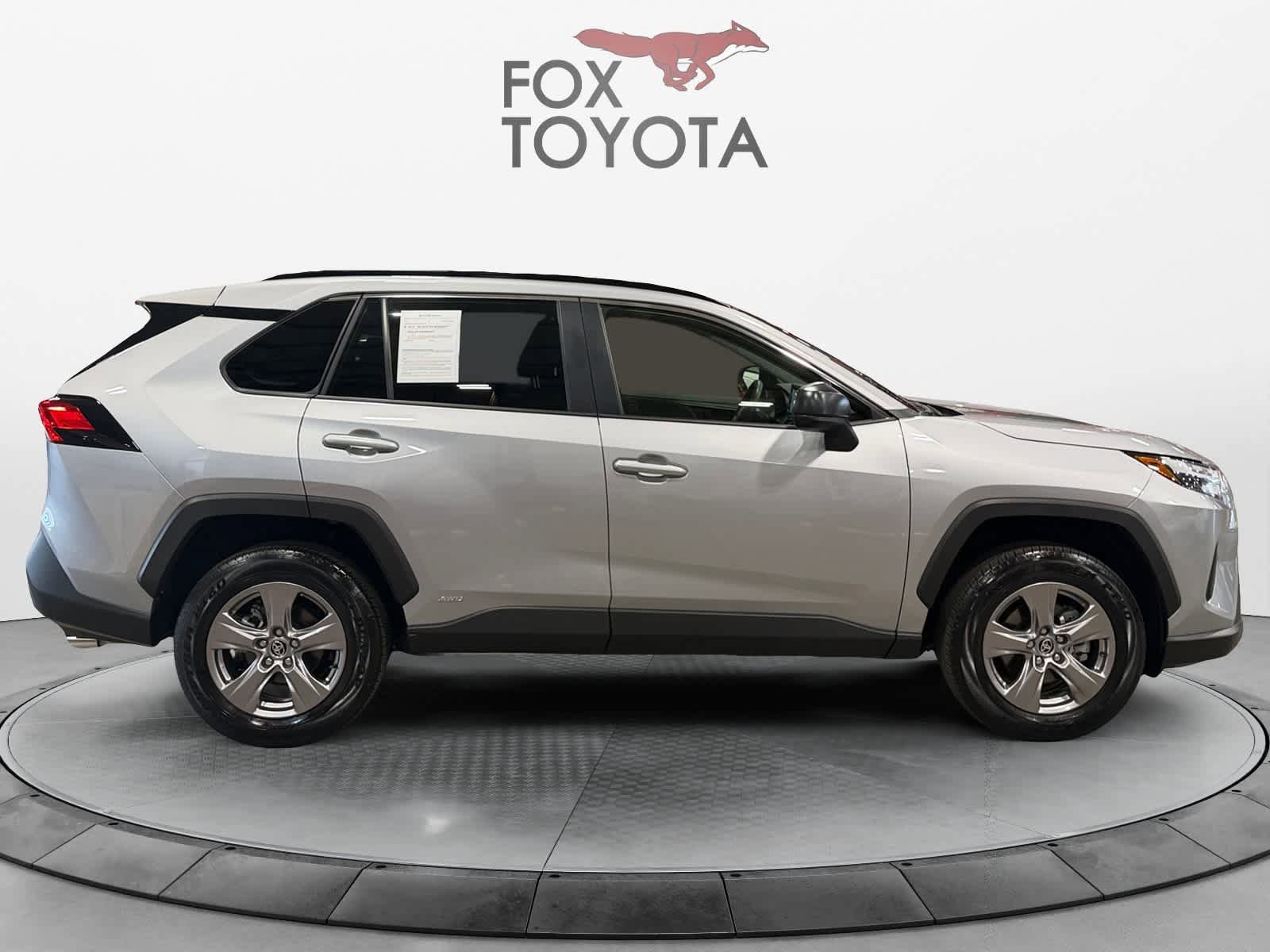 Used 2025 Toyota RAV4 LE AWD/4WD image 7
