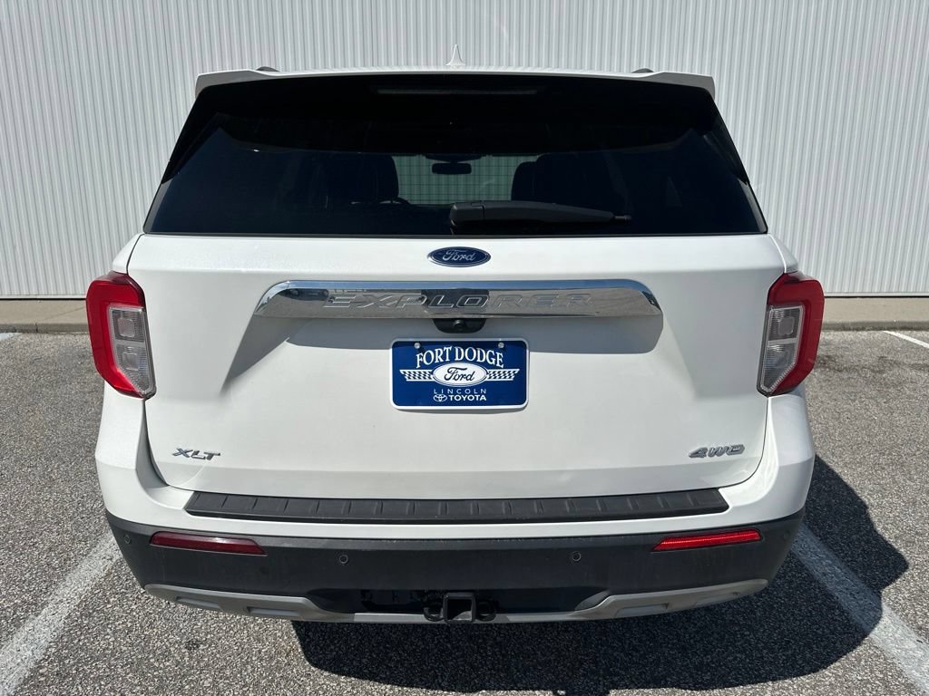 Used 2024 Ford Explorer XLT w/ Equipment Group 202A AWD/4WD image 6