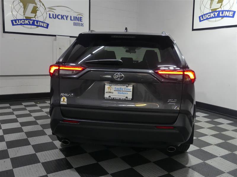 Used 2021 Toyota RAV4 XLE AWD/4WD image 8