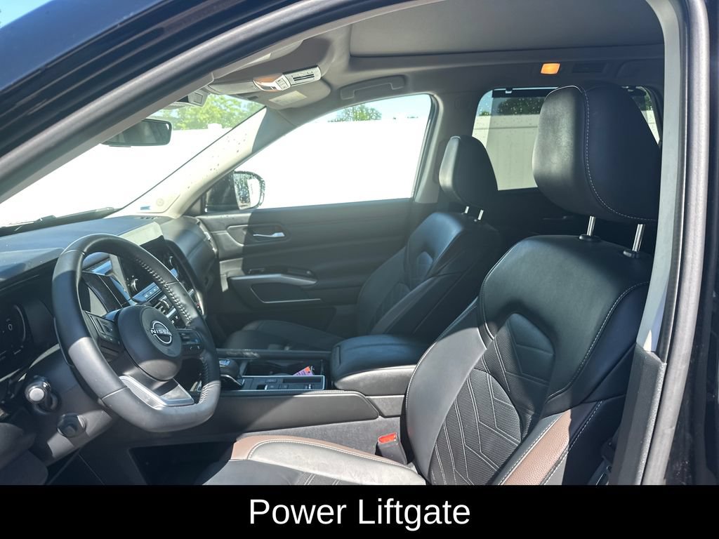 Used 2025 Nissan Pathfinder Platinum w/ Cargo Package FWD image 13