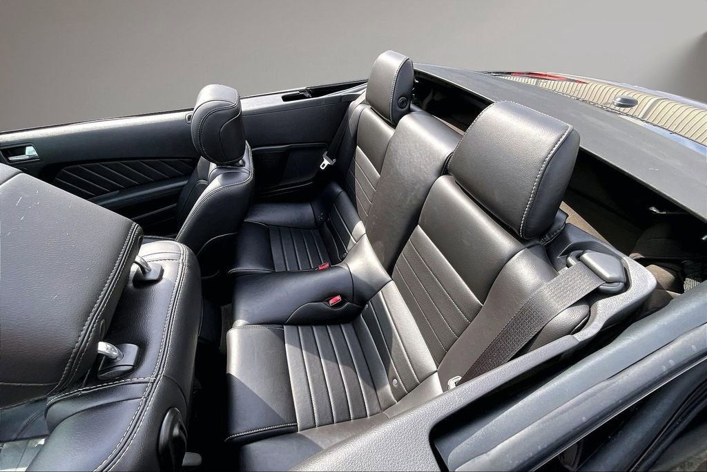Used 2014 Ford Mustang Premium image 21