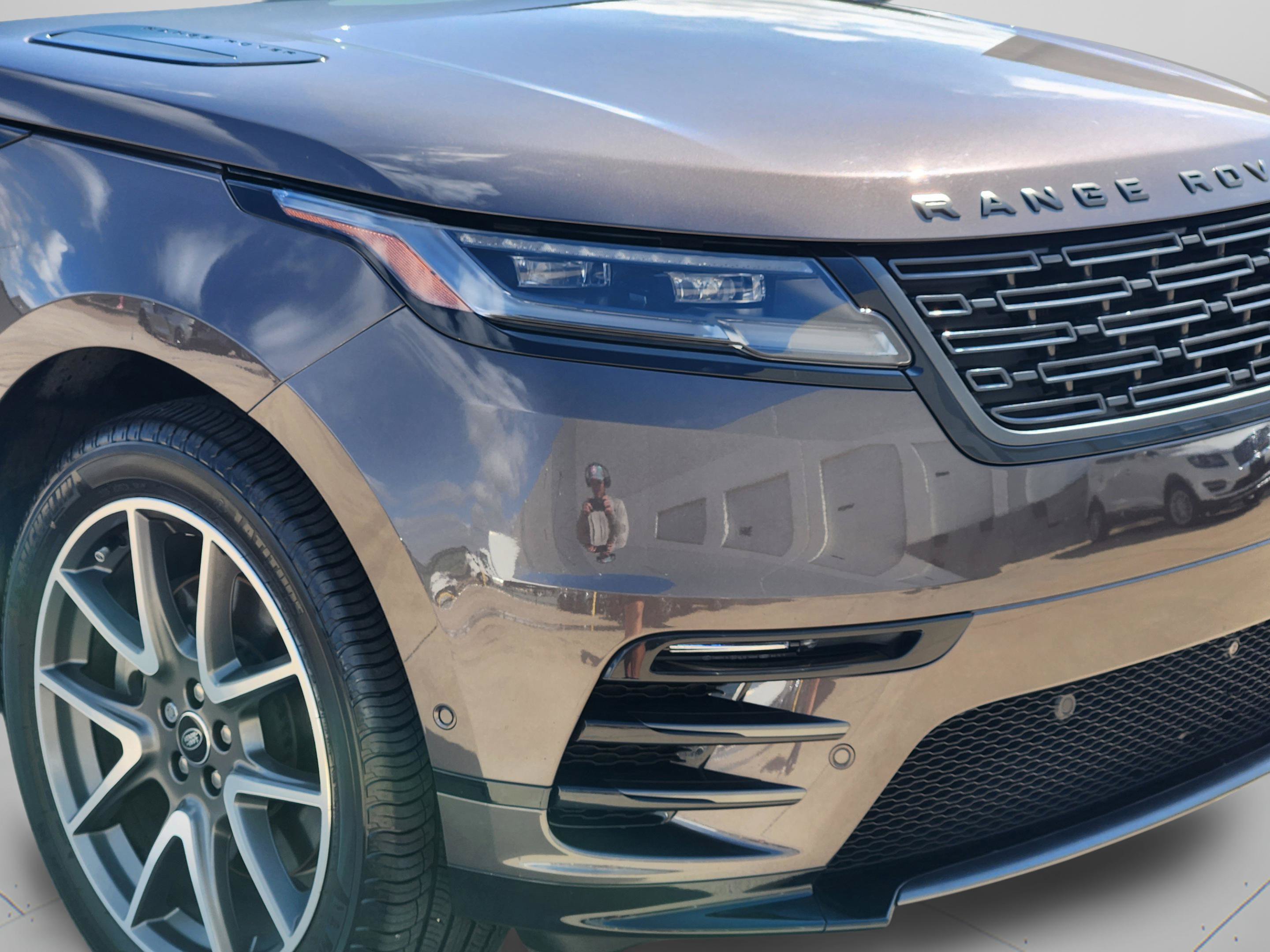 Certified 2026 Land Rover Range Rover Velar Dynamic SE AWD/4WD image 33