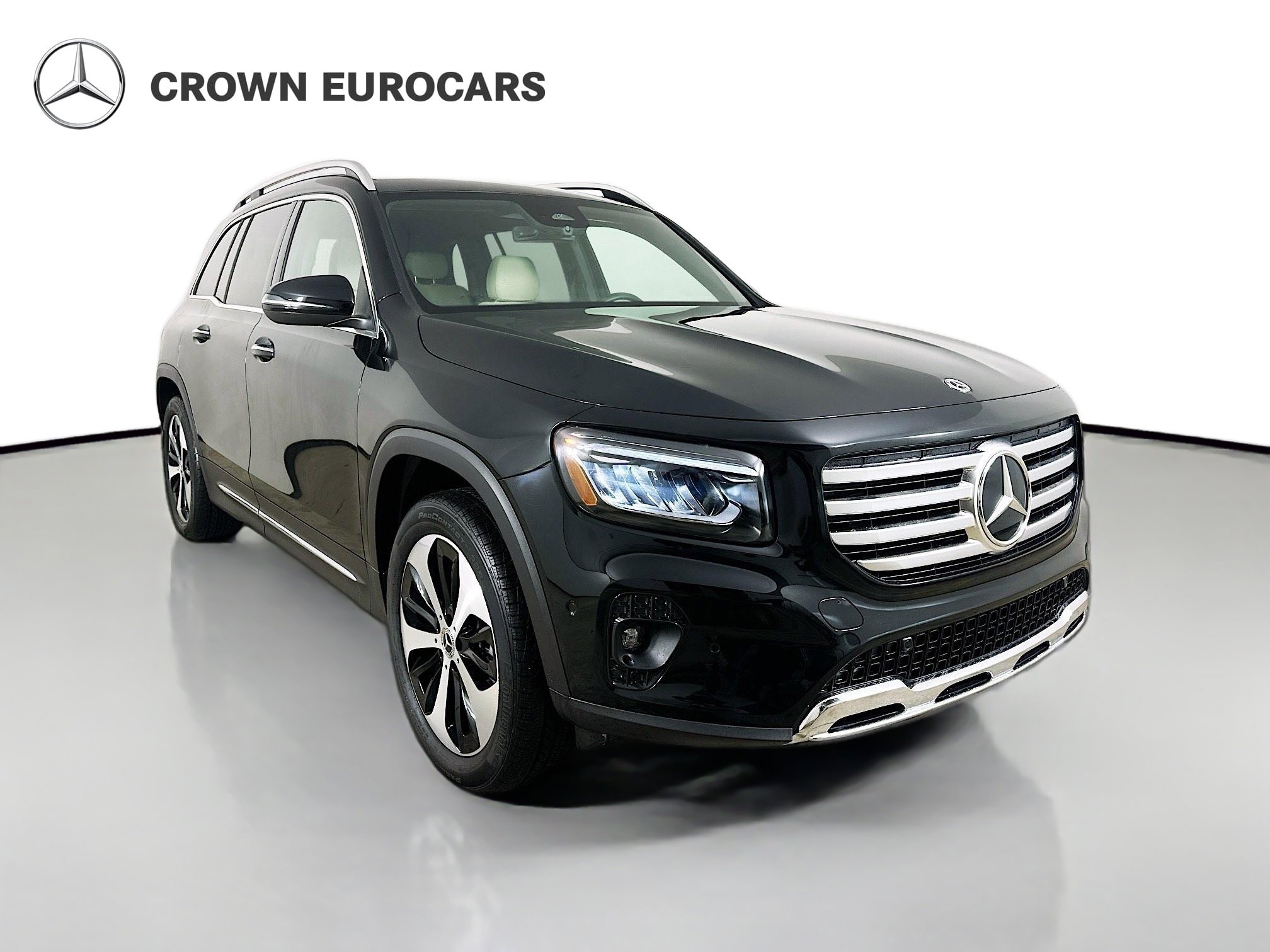 Used 2025 Mercedes-Benz GLB 250 4MATIC image 3