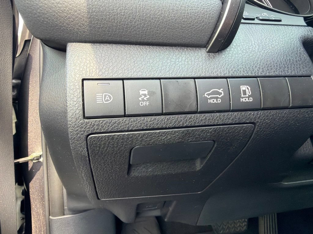 Used 2024 Toyota Camry SE FWD image 18