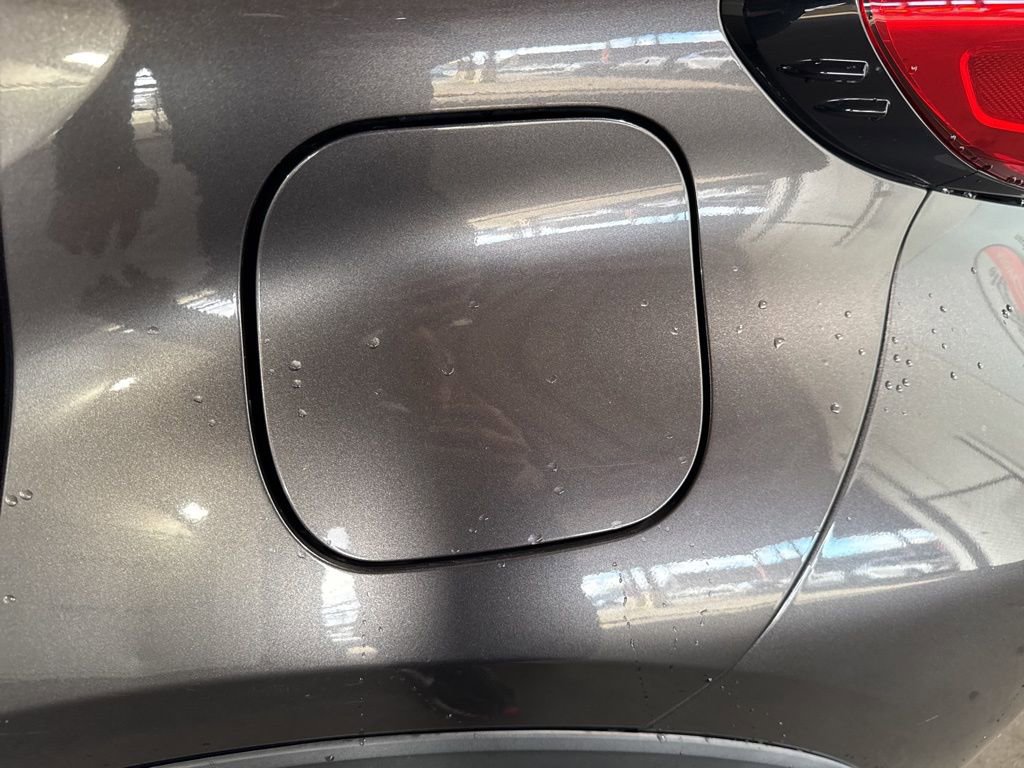 Used 2021 Toyota C-HR LE image 10