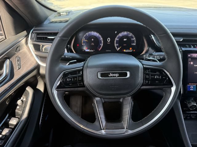 Used 2023 Jeep Grand Cherokee Overland w/ Luxury Tech Group IV RWD image 12