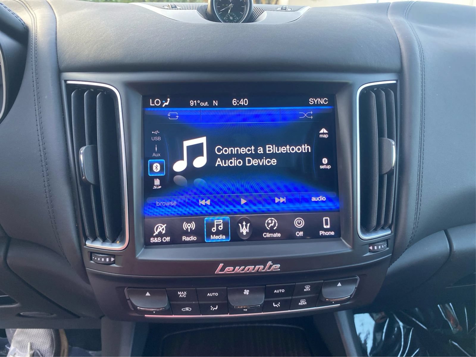 Used 2019 Maserati Levante GranLusso AWD/4WD image 13