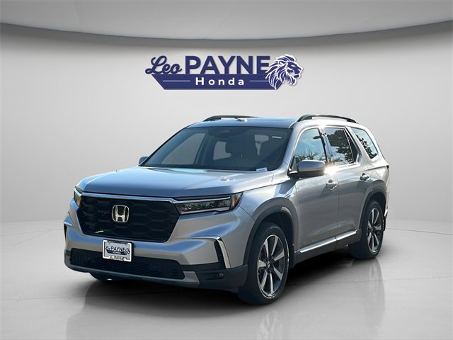 New 2025 Honda Pilot Touring image 2