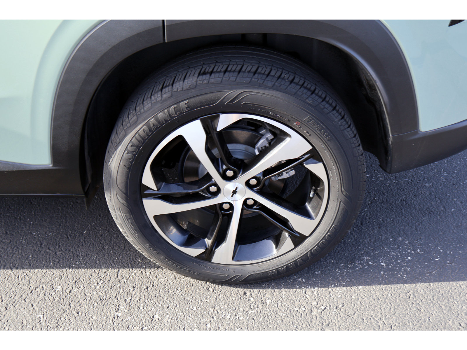 Used 2024 Chevrolet Trax RS FWD image 14