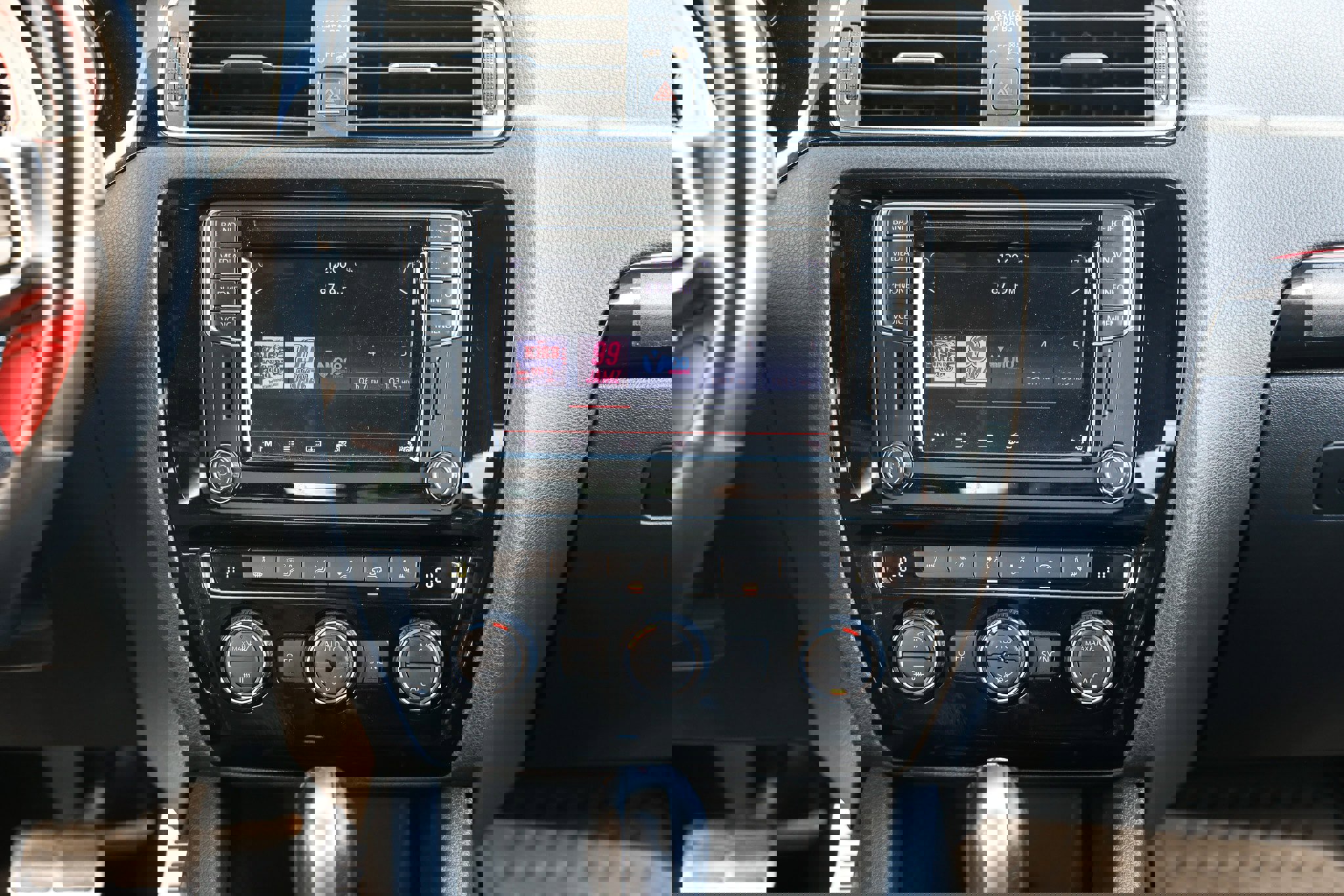 Used 2016 Volkswagen Jetta GLI SEL image 40