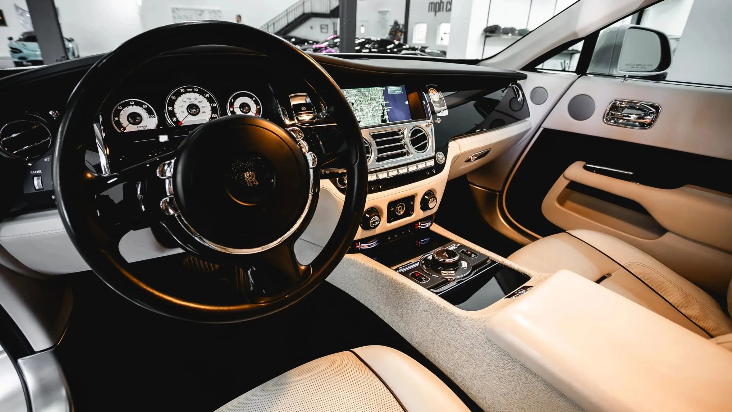 Used 2015 Rolls-Royce Wraith RWD image 30