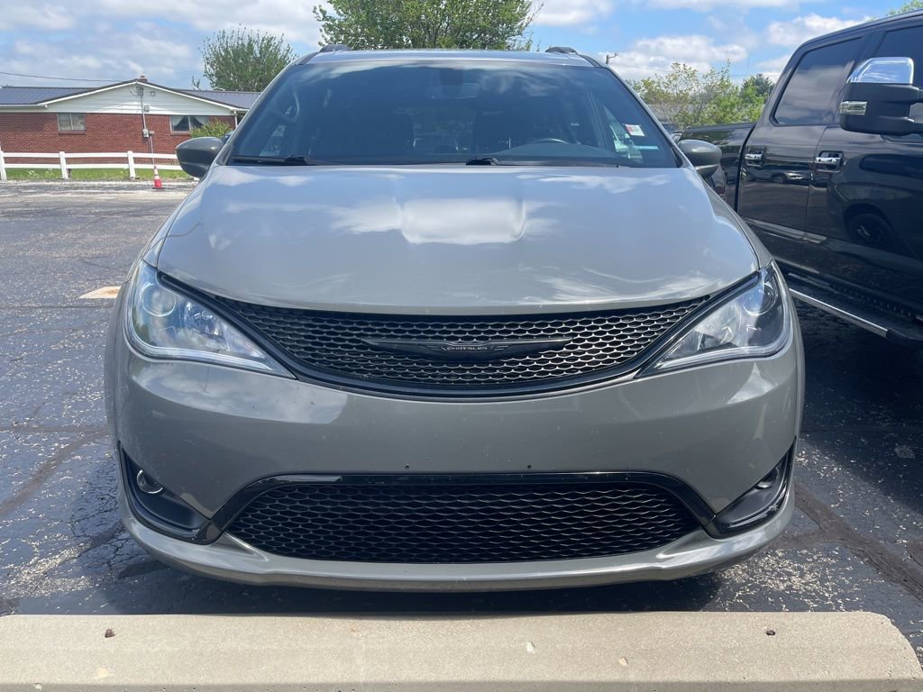 Used 2020 Chrysler Pacifica Touring-L w/ Premium Audio Group AWD/4WD image 10