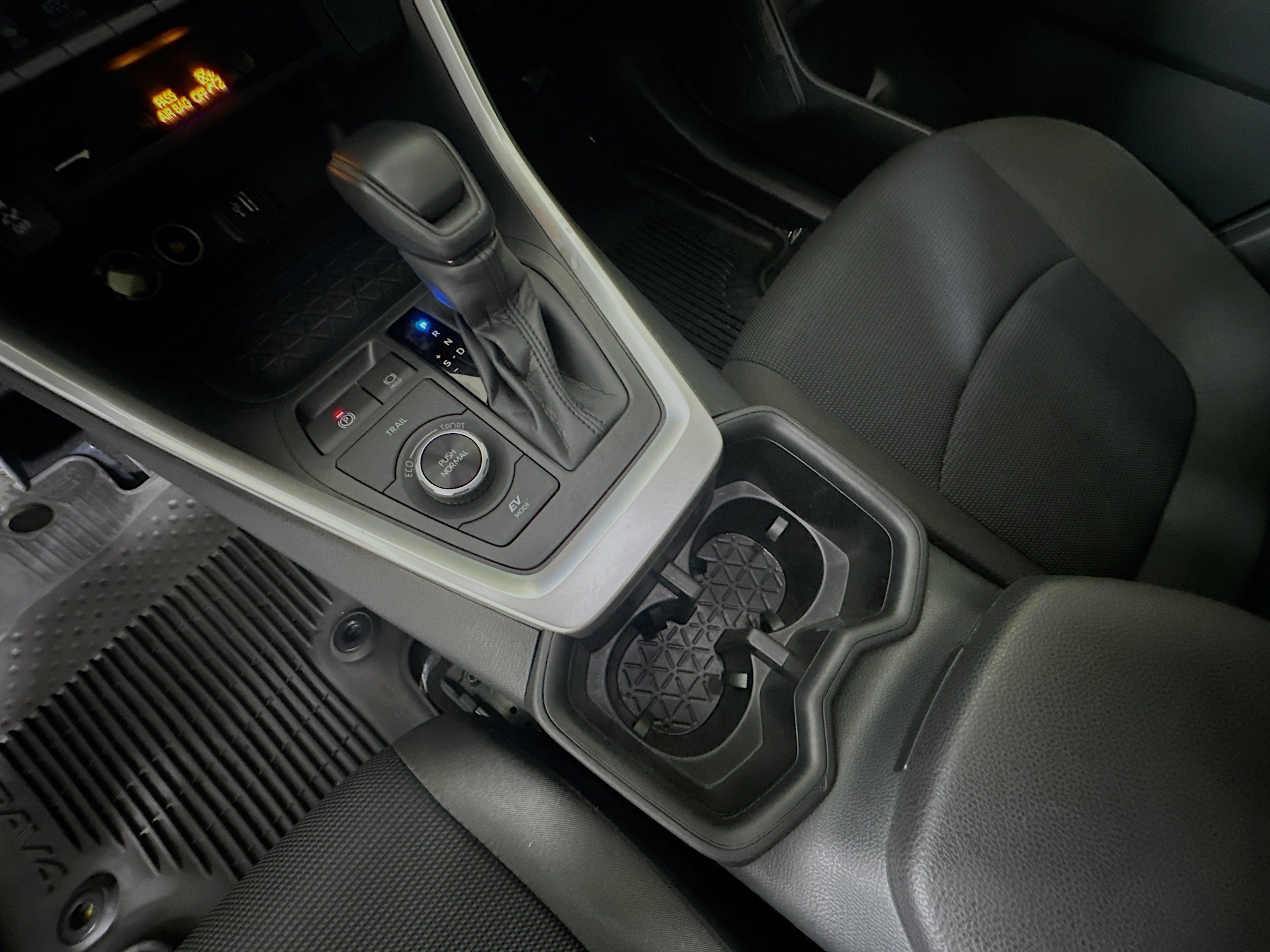 Used 2025 Toyota RAV4 LE AWD/4WD image 21