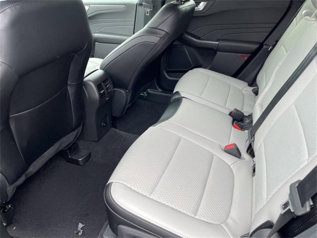New 2025 Ford Escape SE image 23
