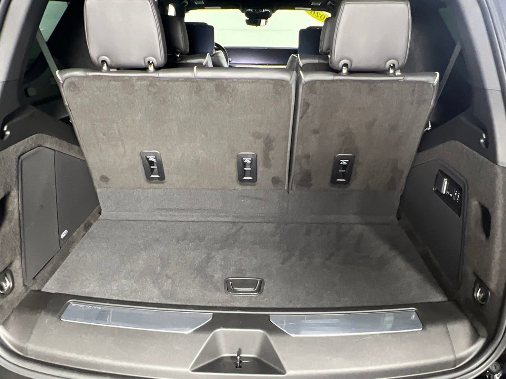 Used 2026 Cadillac Escalade V AWD/4WD image 16