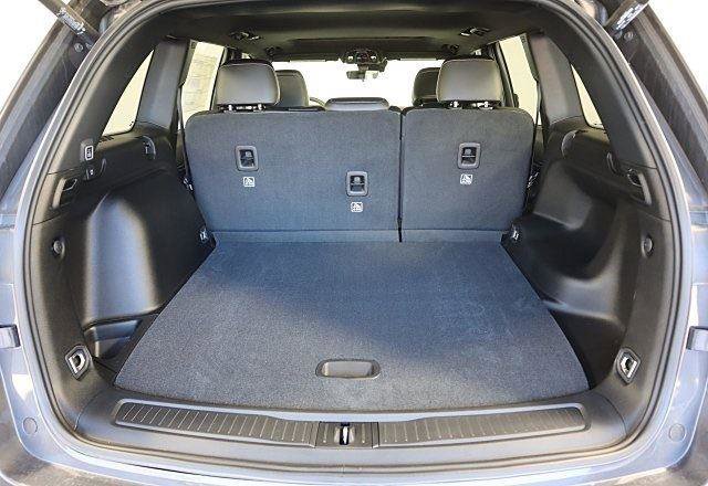 New 2025 Jeep Grand Cherokee Altitude image 7