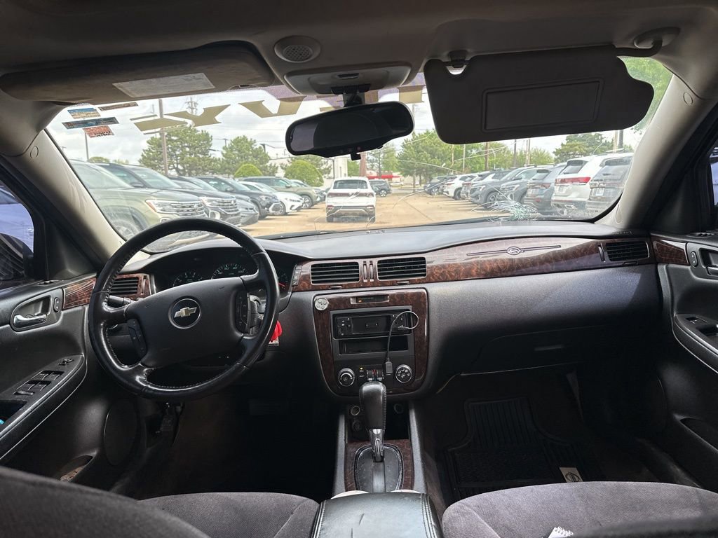 Used 2014 Chevrolet Impala LT w/ LT Sunroof Package FWD image 13