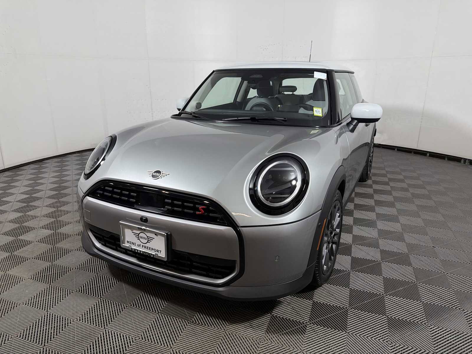 Certified 2025 MINI Cooper S image 3