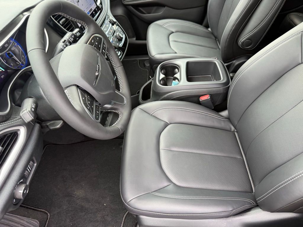New 2026 Chrysler Pacifica Select FWD image 14